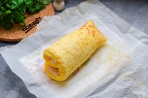 Рулет из омлета с куриным фаршем