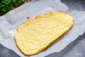 Рулет из омлета с куриным фаршем