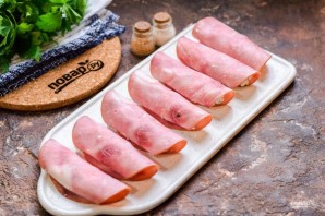 Рулетики из ветчины с творожным сыром Рулетики из ветчины с творожным сыром