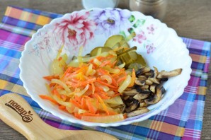 Салат из свиного сердца с грибами