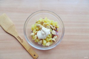 Салат с бужениной и грибами