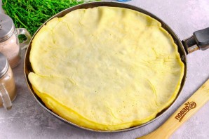 Салат с маринованным луком и ветчиной