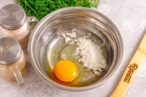 Салат с маринованным луком и ветчиной