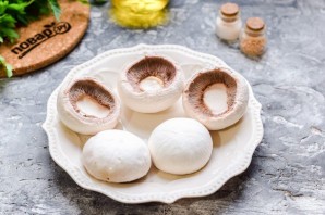 Шампиньоны с моцареллой в духовке Шампиньоны с моцареллой в духовке