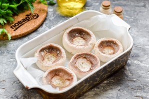 Шампиньоны с моцареллой в духовке Шампиньоны с моцареллой в духовке