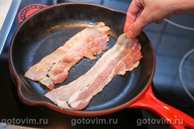 Складная тортилья с беконом, моцареллой и курицей Складная тортилья с беконом, моцареллой и курицей