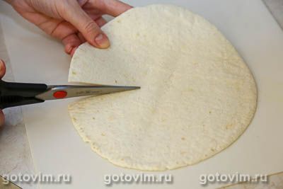 Складная тортилья с беконом, моцареллой и курицей Складная тортилья с беконом, моцареллой и курицей