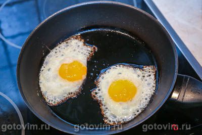 Складные тортильи с жареным яйцом, ветчиной и овощами Складные тортильи с жареным яйцом, ветчиной и овощами