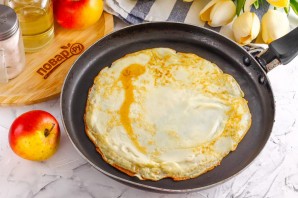 Сладкий блинный рулет