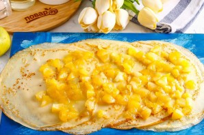 Сладкий блинный рулет