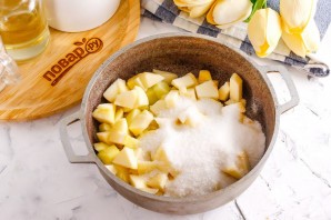 Сладкий блинный рулет