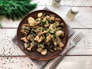 Стручковая фасоль с шампиньонами и курицей Стручковая фасоль с шампиньонами и курицей