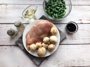 Стручковая фасоль с шампиньонами и курицей Стручковая фасоль с шампиньонами и курицей