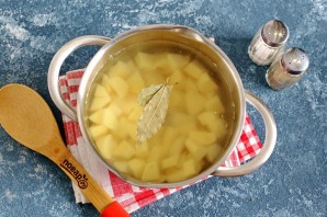 Томатный суп с рисом и фрикадельками