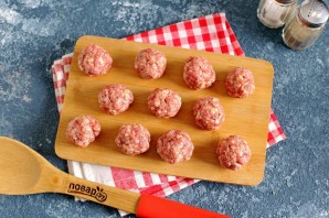 Томатный суп с рисом и фрикадельками