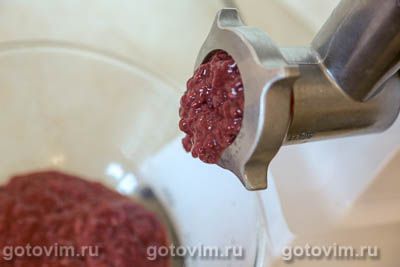 Вафли из печени с жареными грибами и луком