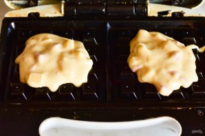 Венские вафли с колбасой и сыром Венские вафли с колбасой и сыром
