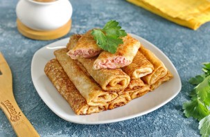 Закусочные рулетики из блинов