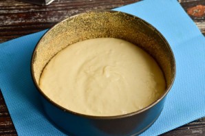 Заливной пирог с помидорами и сыром