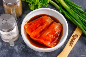 Боул с лососем и авокадо