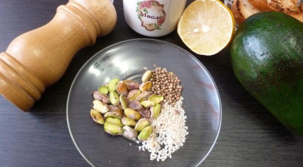 Бутерброды с авокадо и фисташками, пошаговый рецепт с фото Бутерброды с авокадо и фисташками, пошаговый рецепт с фото