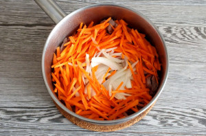 Индейка с сельдереем и морковью