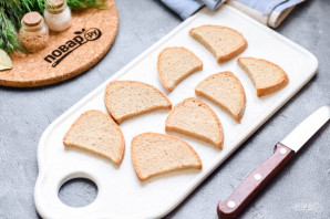 Канапе с салом и соленым огурцом