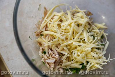 Круассаны из готового теста с курицей и сыром