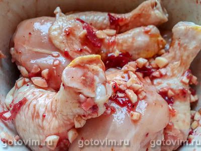 Куриные ножки в духовке, запеченные с чесноком, клюквой и медом Куриные ножки в духовке, запеченные с чесноком, клюквой и медом