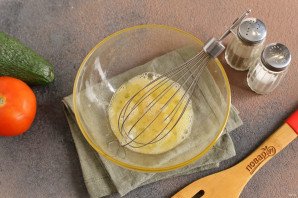 Овсяноблин с авокадо