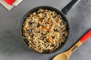 Паста с фаршем и баклажанами