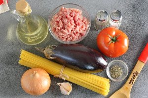 Паста с фаршем и баклажанами