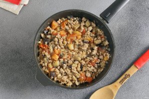 Паста с фаршем и баклажанами