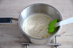 Профитроли с кремом из авокадо и семгой