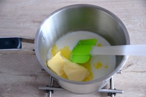 Профитроли с кремом из авокадо и семгой