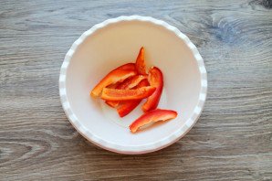 Радужная форель в духовке с овощами