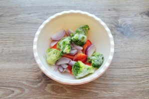 Радужная форель в духовке с овощами