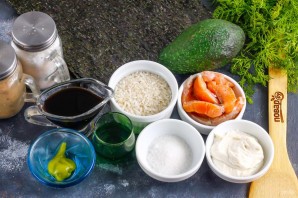 Роллы с жареным лососем