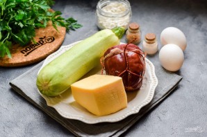 Рулет из кабачков с ветчиной и сыром Рулет из кабачков с ветчиной и сыром