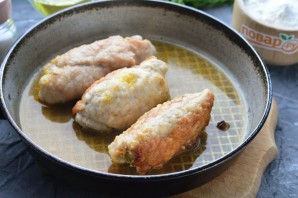 Рулетики из свинины с огурцом