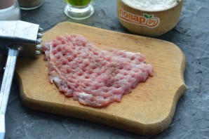 Рулетики из свинины с огурцом