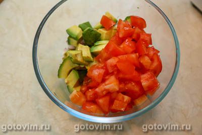 Салат из языка с авокадо, сельдереем и перцем чили Салат из языка с авокадо, сельдереем и перцем чили