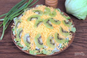 Салат с говядиной и киви