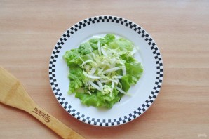 Салат с хурмой и курицей