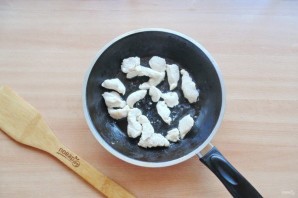 Салат с хурмой и курицей