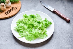 Салат с копченой курицей и грушей