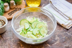 Салат с морской и пекинской капустой Салат с морской и пекинской капустой