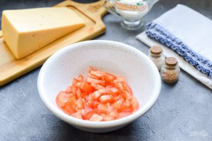 Салат с помидорами и курицей Салат с помидорами и курицей