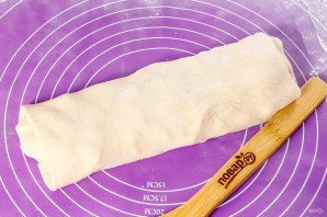 Штрудель с горбушей и картофельным салатом