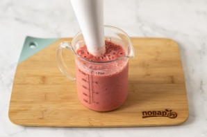 Смузи из клубники и консервированного ананаса Смузи из клубники и консервированного ананаса